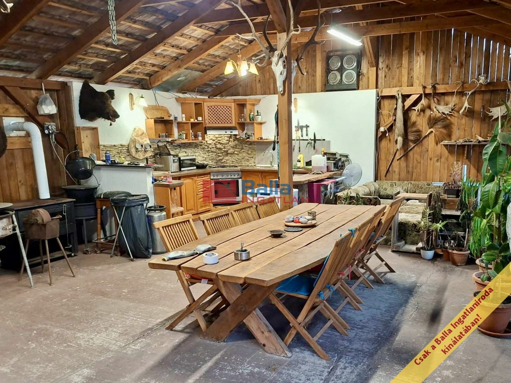 Eladó 196 m²-escsaládi ház Monor, Garden Lounge: 89'000'000 Ft