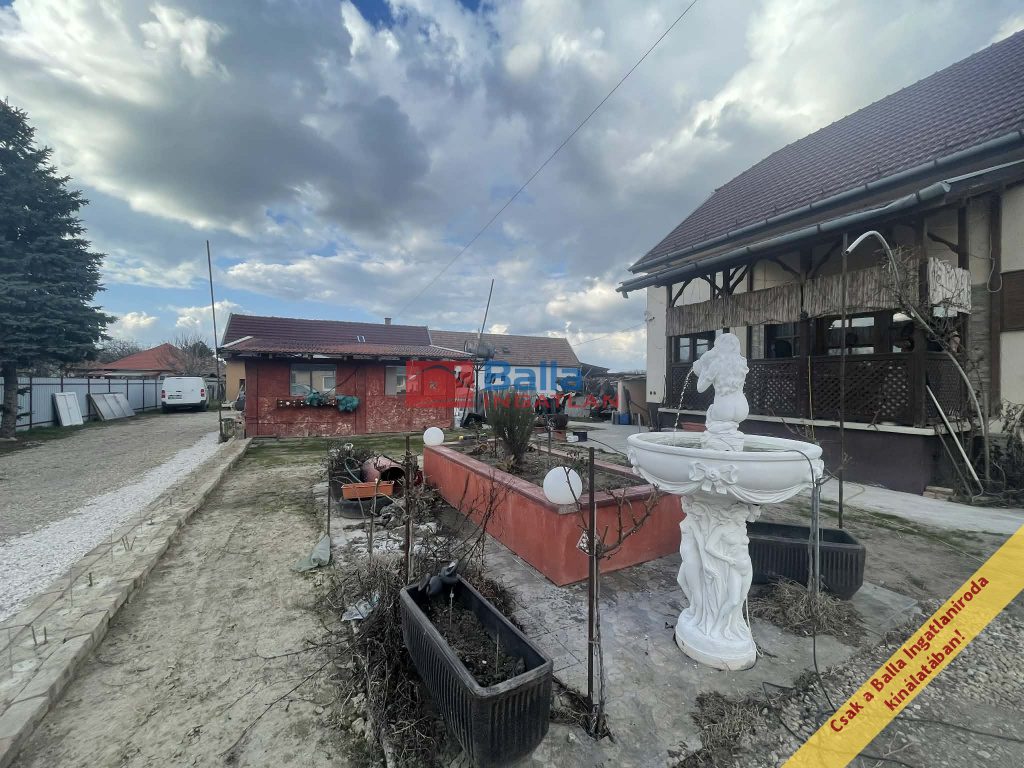 Eladó 110 m²-escsaládi ház Monor, Központ közeli utca: 170'000'000 Ft