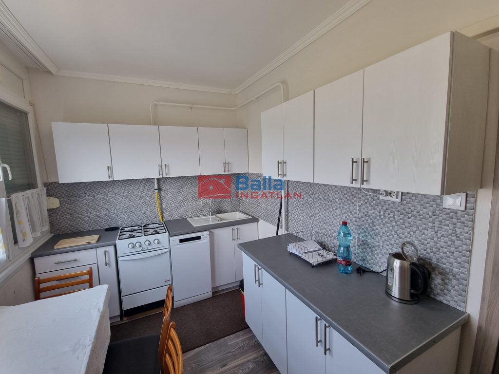 Kiadó 62 m²-estársasházi lakás Nyíregyháza, Búza tér: 200'000 Ft