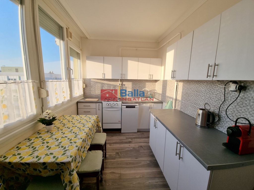 Kiadó 62 m²-estársasházi lakás Nyíregyháza, Búza tér: 200'000 Ft