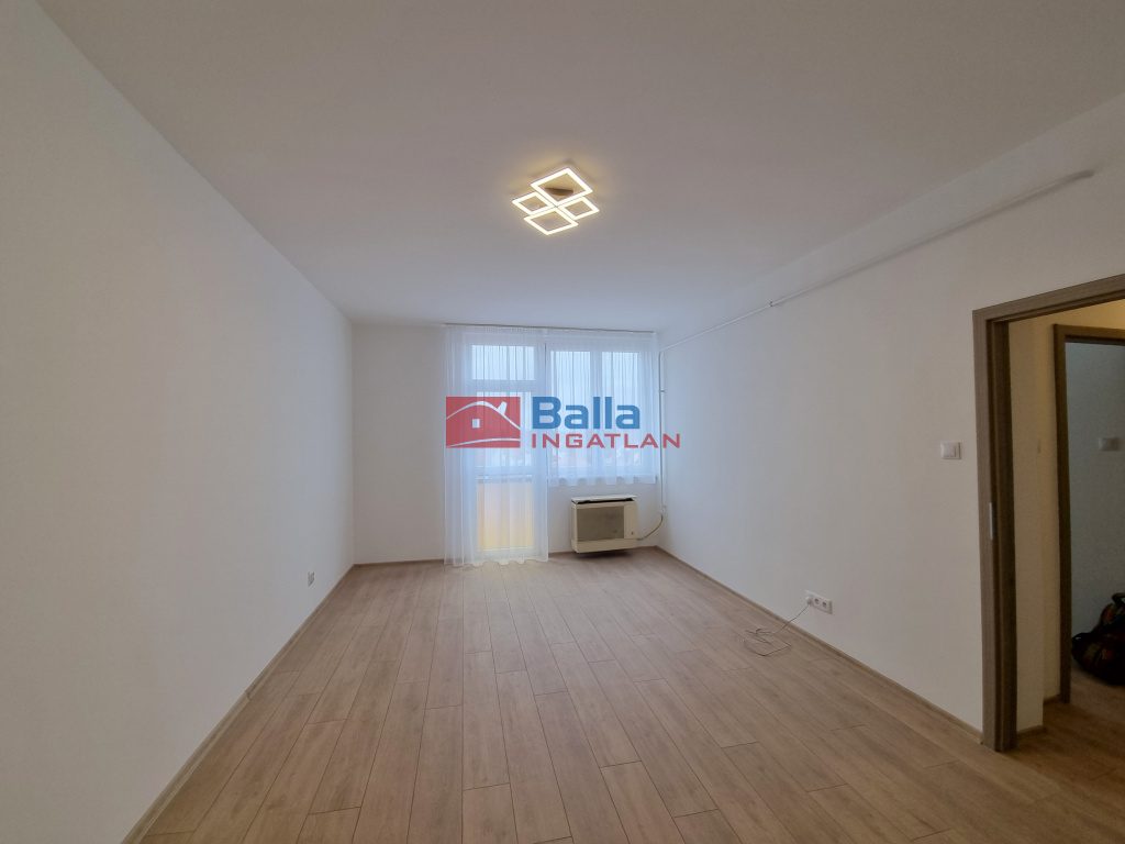 Kiadó 42 m²-estársasházi lakás Nyíregyháza, Petőfi utca: 135'000 Ft