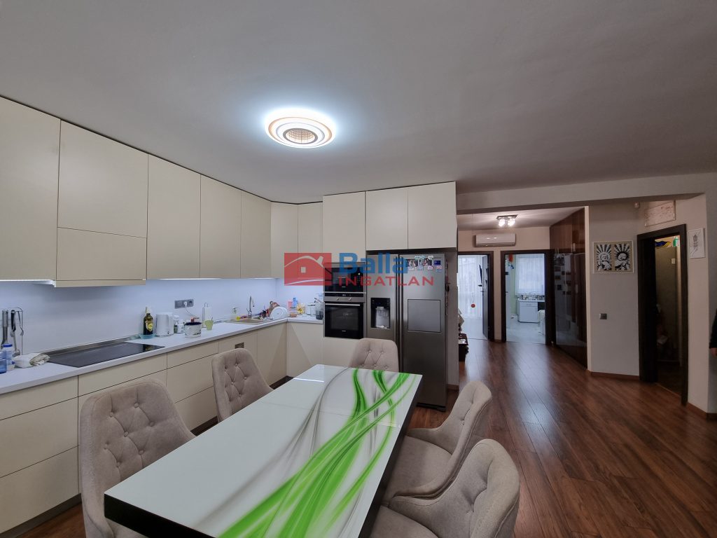 Eladó 111 m²-estársasházi lakás Nyíregyháza, Tavasz u közeli utca: 110'000'000 Ft