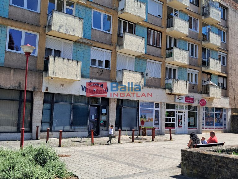 Eladó 44 m²-estársasházi lakás Ózd, Árpád v. út: 9'500'000 Ft