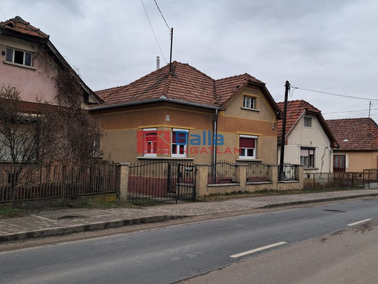 Eladó 110 m²-escsaládi ház Ózd, Csépány út: 14'000'000 Ft