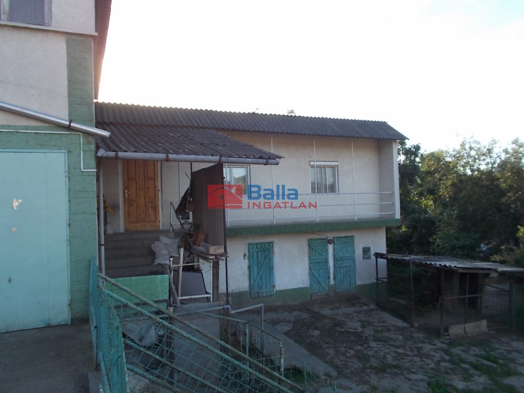 Eladó 140 m²-escsaládi ház Ózd, Előd vezér utca: 14'500'000 Ft