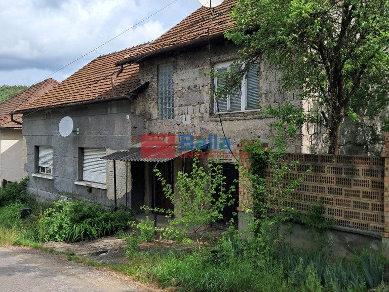 Eladó 100 m²-escsaládi ház Ózd, Honvéd út: 5'900'000 Ft