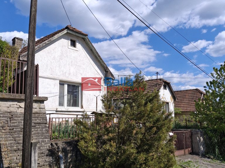 Eladó 50 m²-escsaládi ház Ózd, Liszt F. utca: 4'000'000 Ft