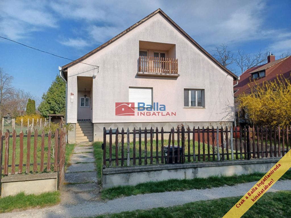 Eladó 100 m²-escsaládi ház Pázmánd, Vadász utca: 72'000'000 Ft