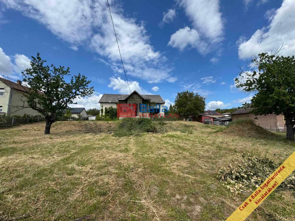 Eladó 200 m²-escsaládi ház Pécel, Erzsébet sétány: 152'000'000 Ft