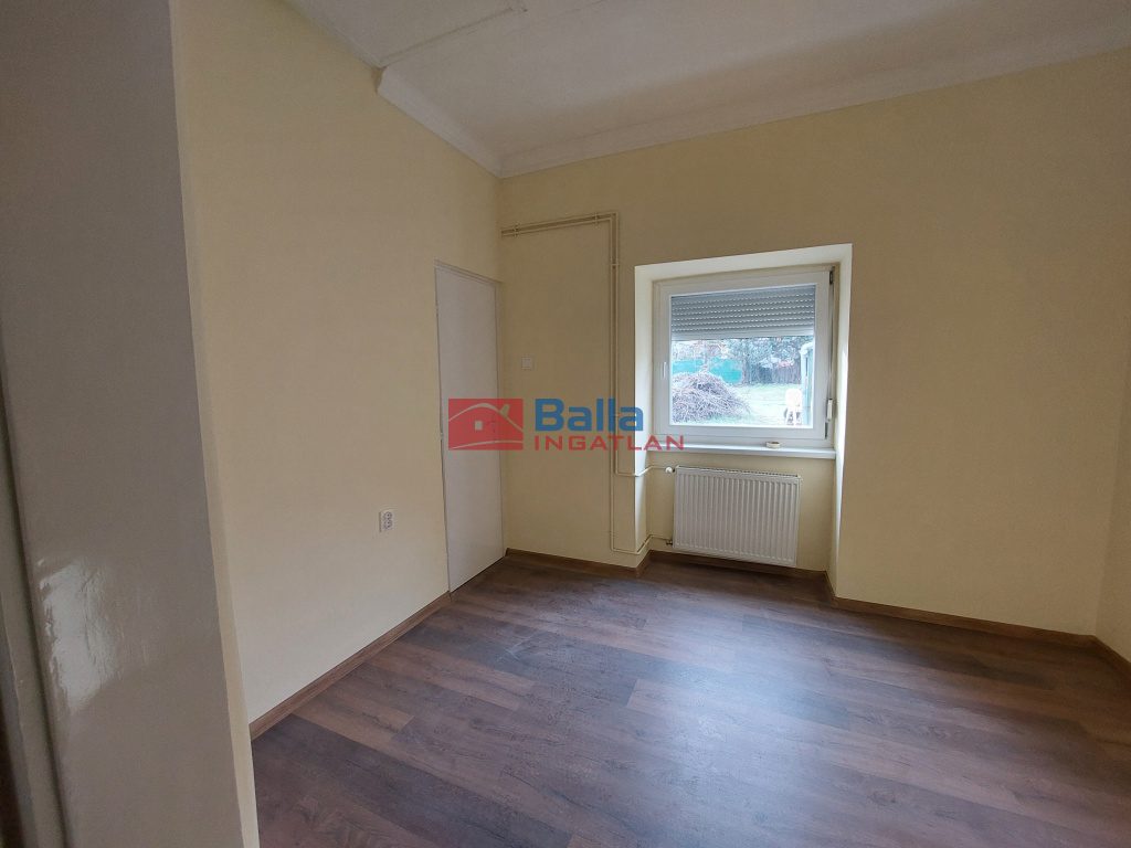 Eladó 93 m²-escsaládi ház Pécel, Központ közeli: 84'900'000 Ft