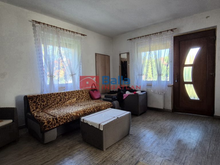 Eladó 75 m²-escsaládi ház Pécel, Maglódi úthoz közeli utca: 78'500'000 Ft