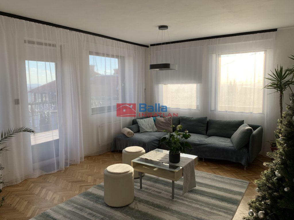 Eladó 180 m²-escsaládi ház Pécs, Szőlő utca: 115'000'000 Ft