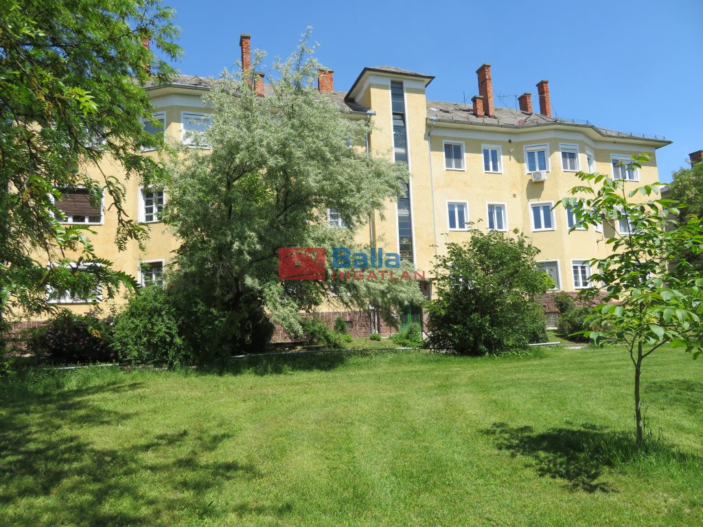 Eladó 85 m²-estársasházi lakás Pétfürdő, Hősök tere: 23'900'000 Ft