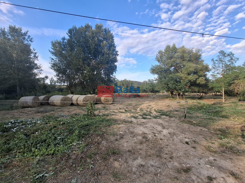 Eladó 28115 m²-estelek Piliscsaba, Vár utca: 90'000'000 Ft