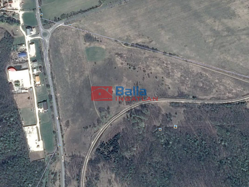 Eladó 158440 m²-estelek Pilisjászfalu, Befektetés: 1'584'400'000 Ft