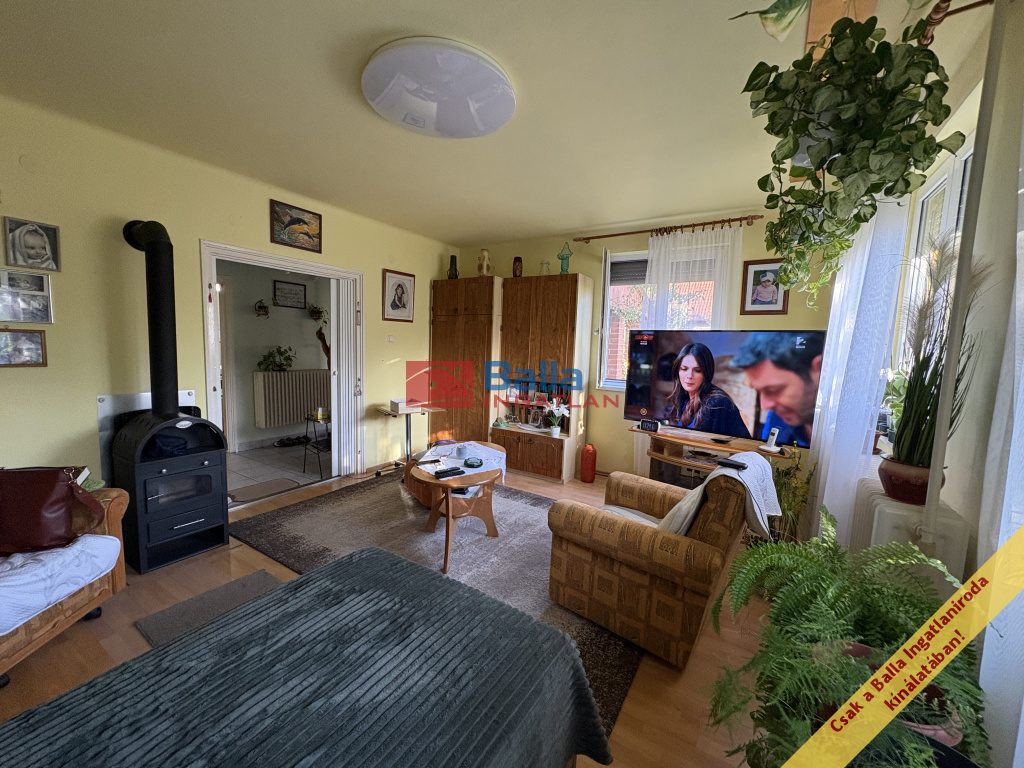 Eladó 81 m²-escsaládi ház Pusztaszabolcs, Híres Ember utca: 64'900'000 Ft