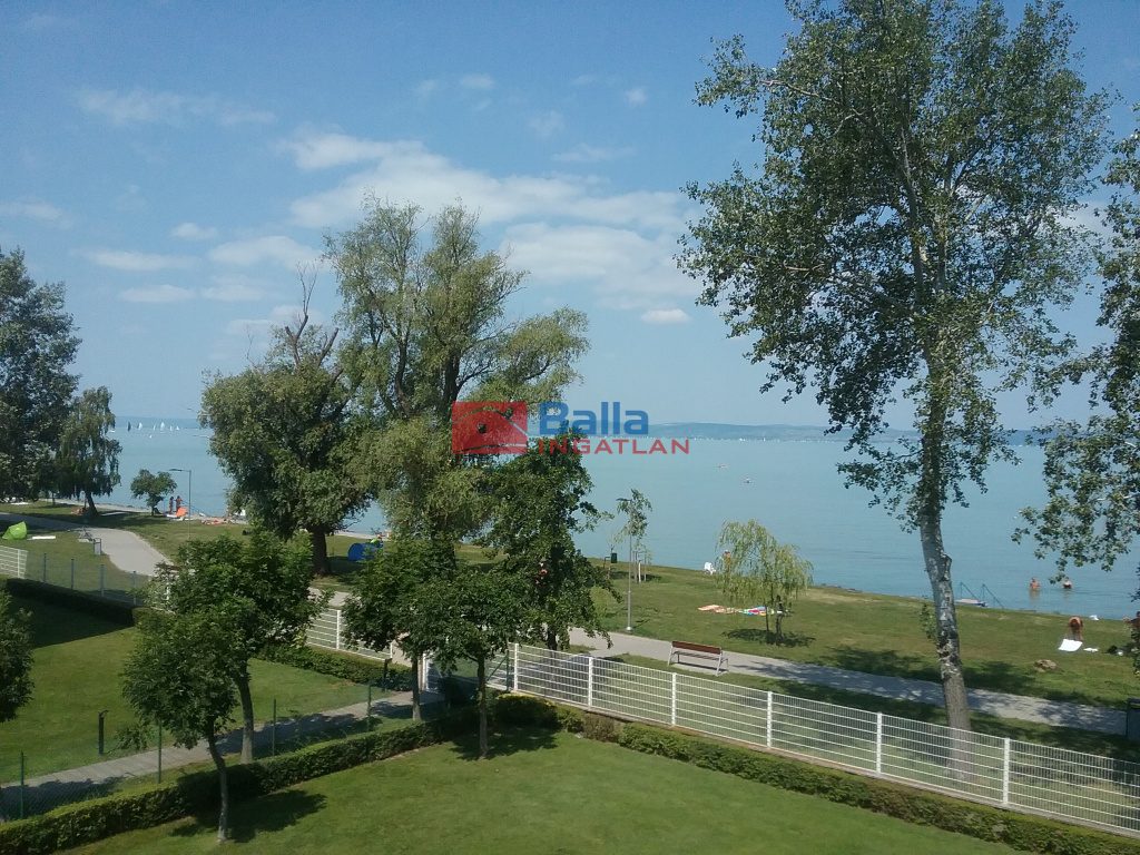 Eladó 46 m²-estársasházi lakás Siófok, ARANYPART: 99'000'000 Ft