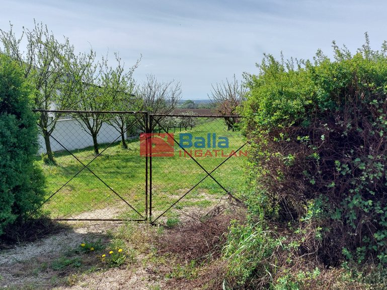 Eladó 694 m²-estelek Siófok, Szabadifürdő: 41'000'000 Ft