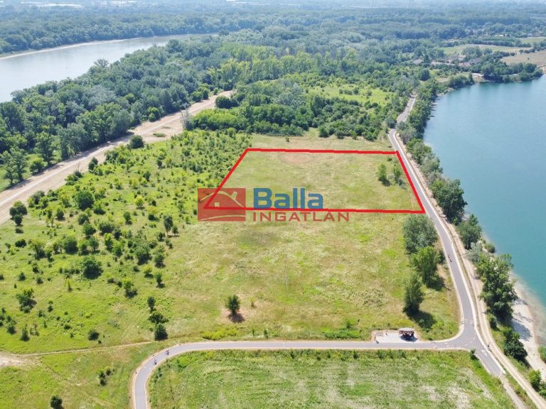 Eladó 9725 m²-estelek Szentendre, A Lupa tó mellett: 33'000'000 Ft