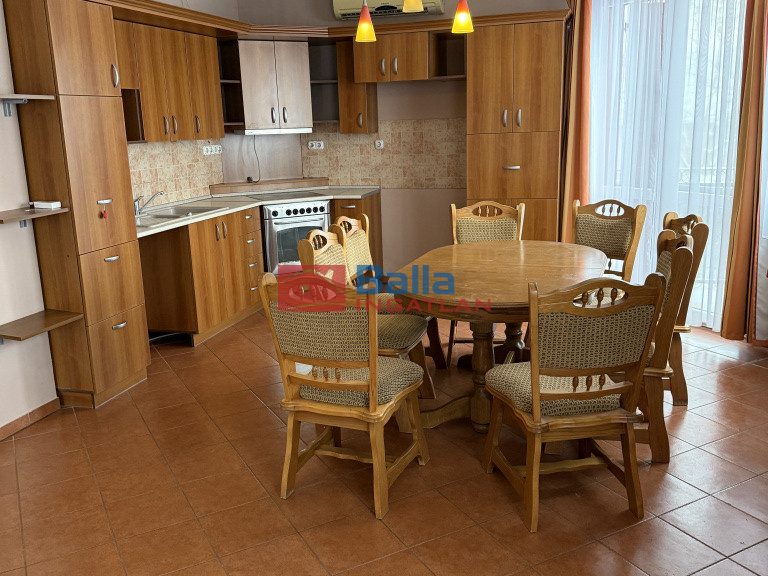 Eladó 200 m²-escsaládi ház Szigetszentmiklós, Ádám Jenő stny, közel utca: 118'900'000 Ft