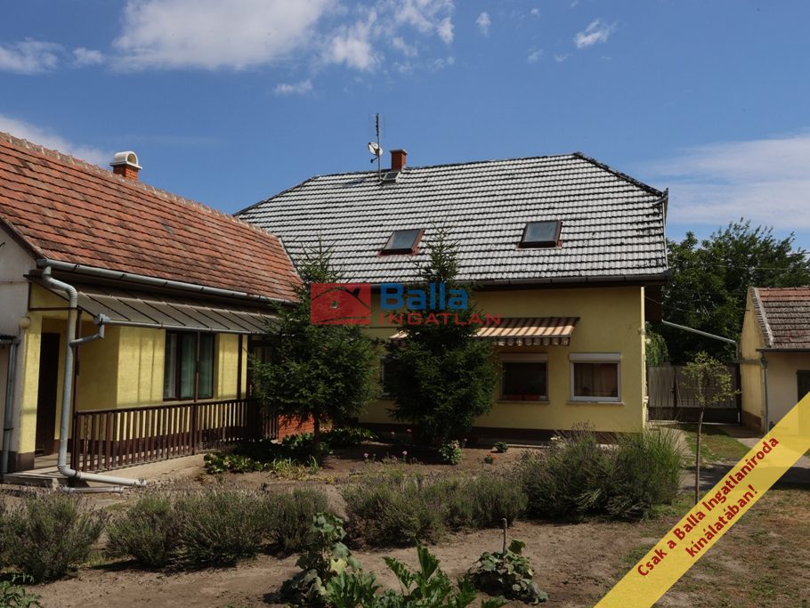 Eladó 141 m²-escsaládi ház Szigetszentmiklós, Arpad  utchoz közel utca: 93'990'000 Ft