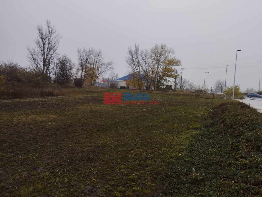 Eladó 4526 m²-estelek Szigetszentmiklós, Csepeli út út: 120'000'000 Ft