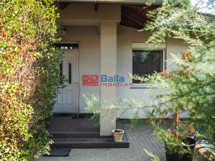 Eladó 123 m²-escsaládi ház Szigetszentmiklós, Duna közeli utca: 128'000'000 Ft