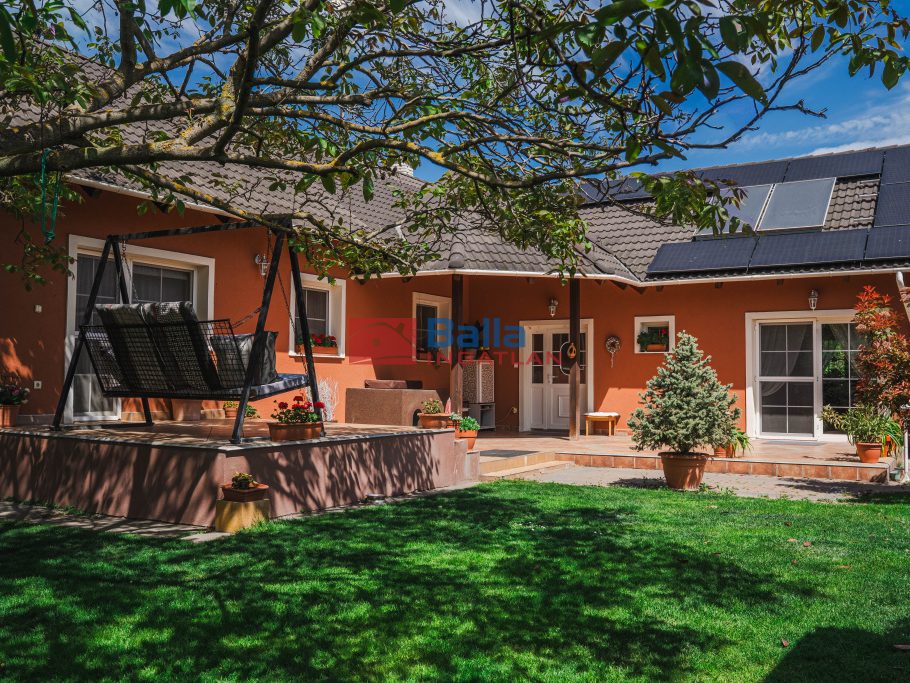 Eladó 177 m²-escsaládi ház Szigetszentmiklós, Horgász utcához közel eső részen utca: 230'000'000 Ft
