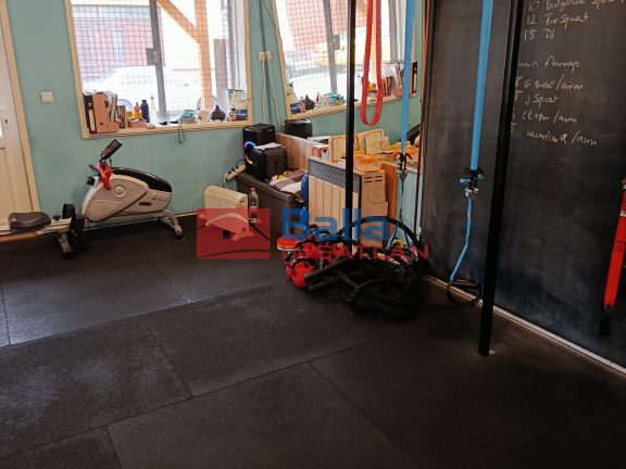 Kiadó 70 m²-esüzlethelyiség utcai bejárattal Szigetszentmiklós (Óváros) , dr Lengyel Lajos utca közeli utca: 250'000 Ft