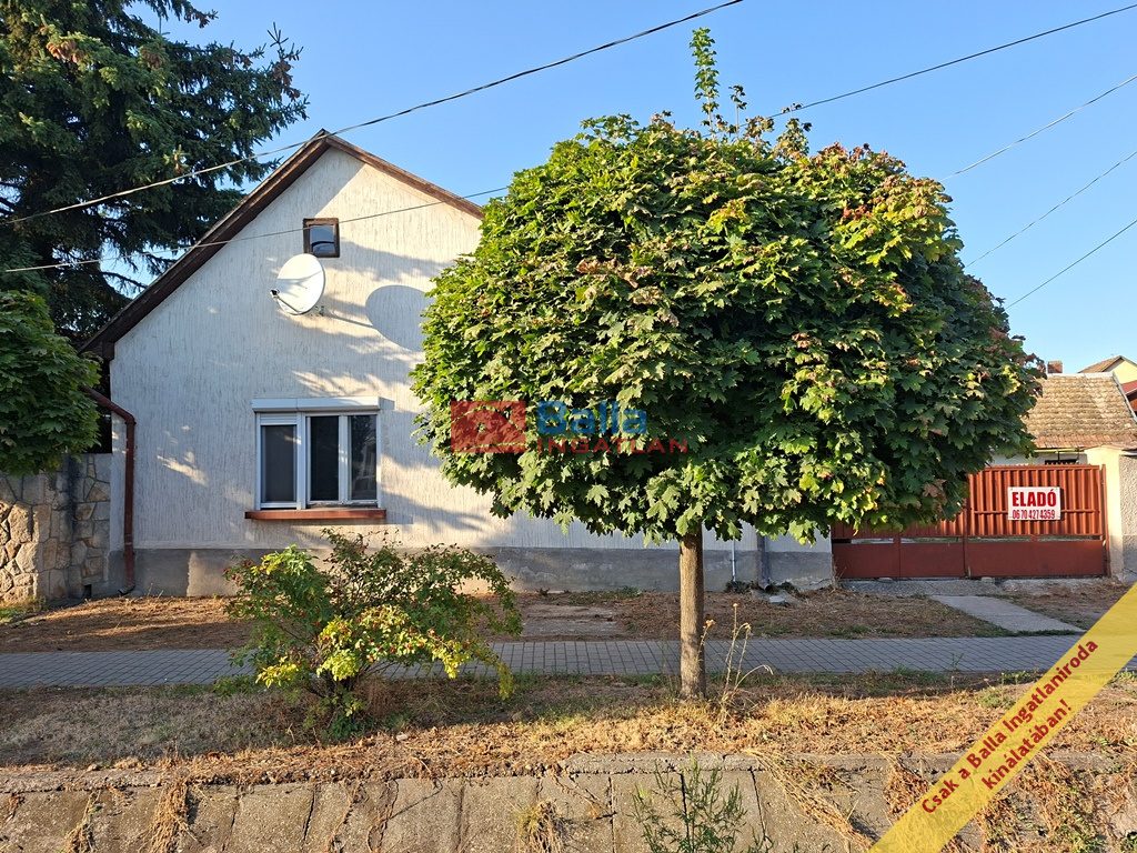 Eladó 78 m²-esikerház Szob, Árpád út: 25'000'000 Ft