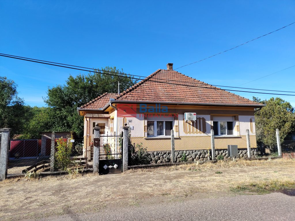 Eladó 129 m²-escsaládi ház Tápiószecső, Révai u. utca: 69'900'000 Ft