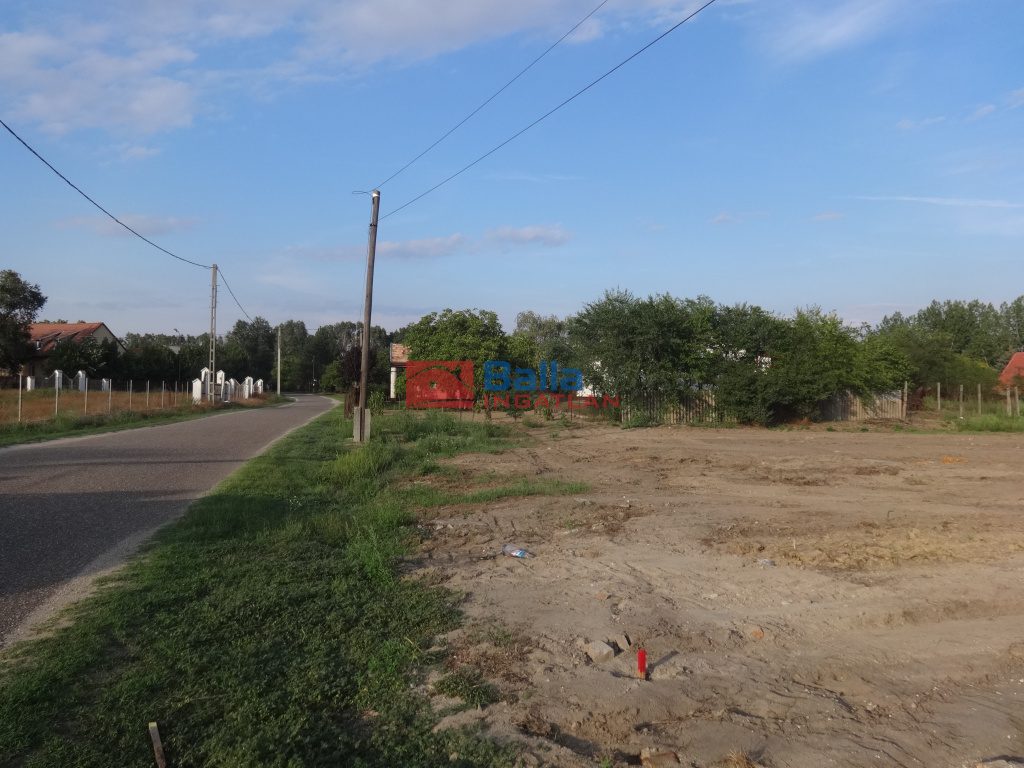 Eladó 477 m²-estelek Tiszakécske, Darázs utca: 8'500'000 Ft