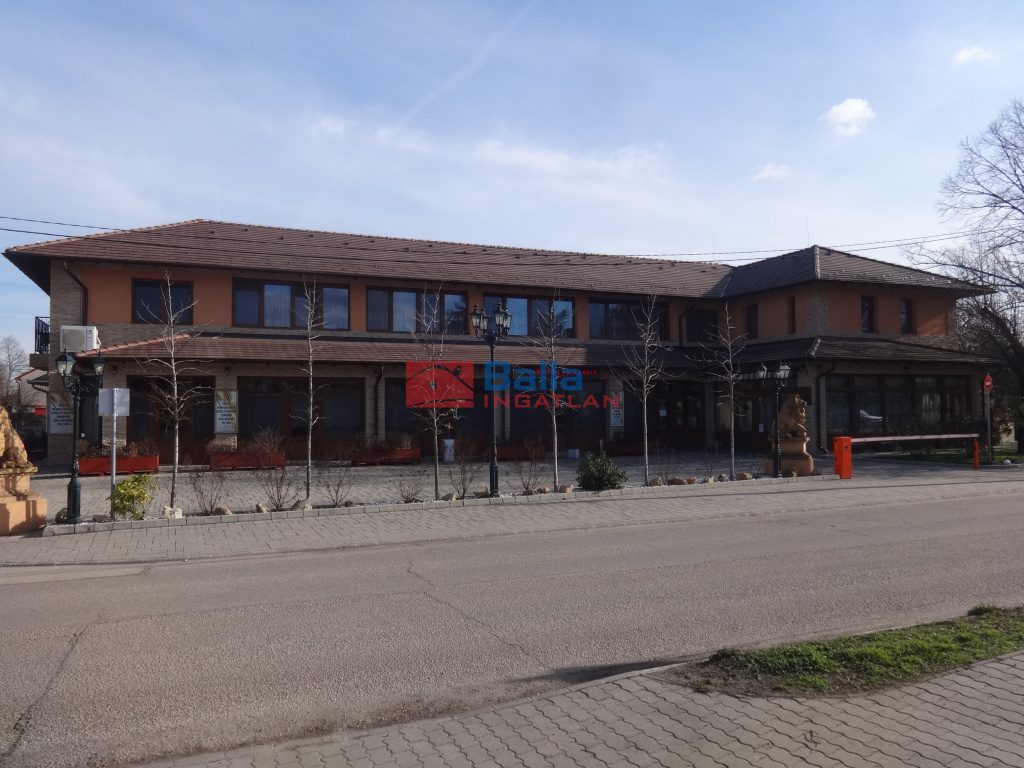 Eladó 880 m²-esegyéb vendéglátó egység Tiszakécske, Erkel Fasor utca: 680'000'000 Ft