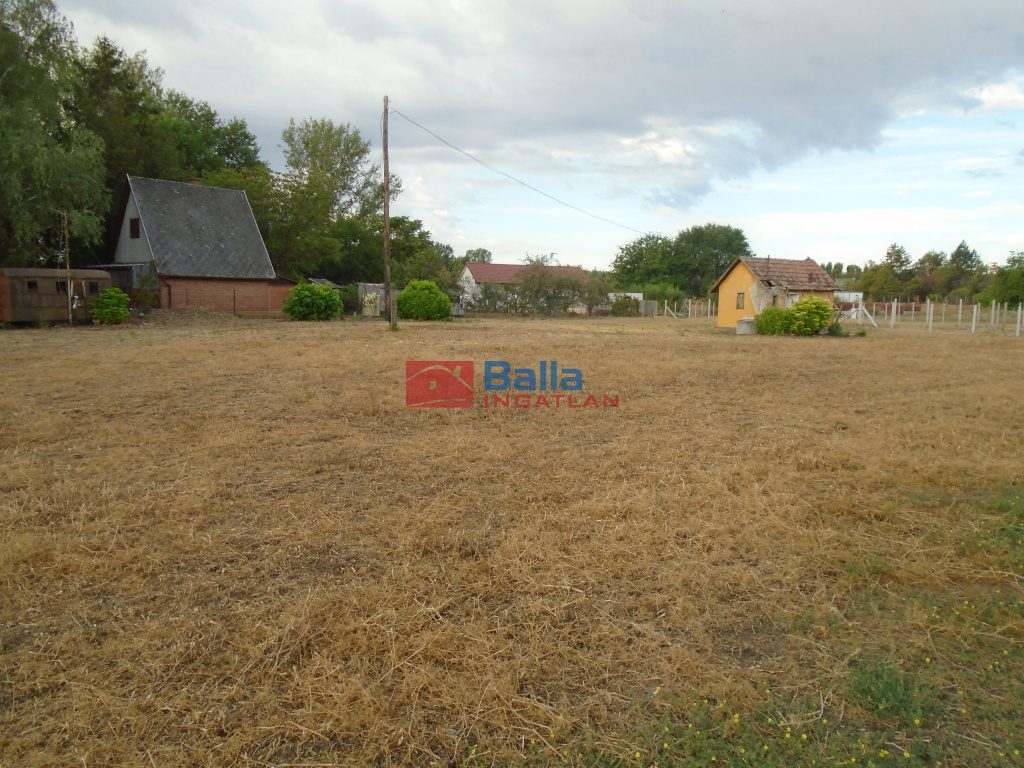Eladó 1171 m²-estelek Tiszakécske, Kakukk utca: 8'500'000 Ft