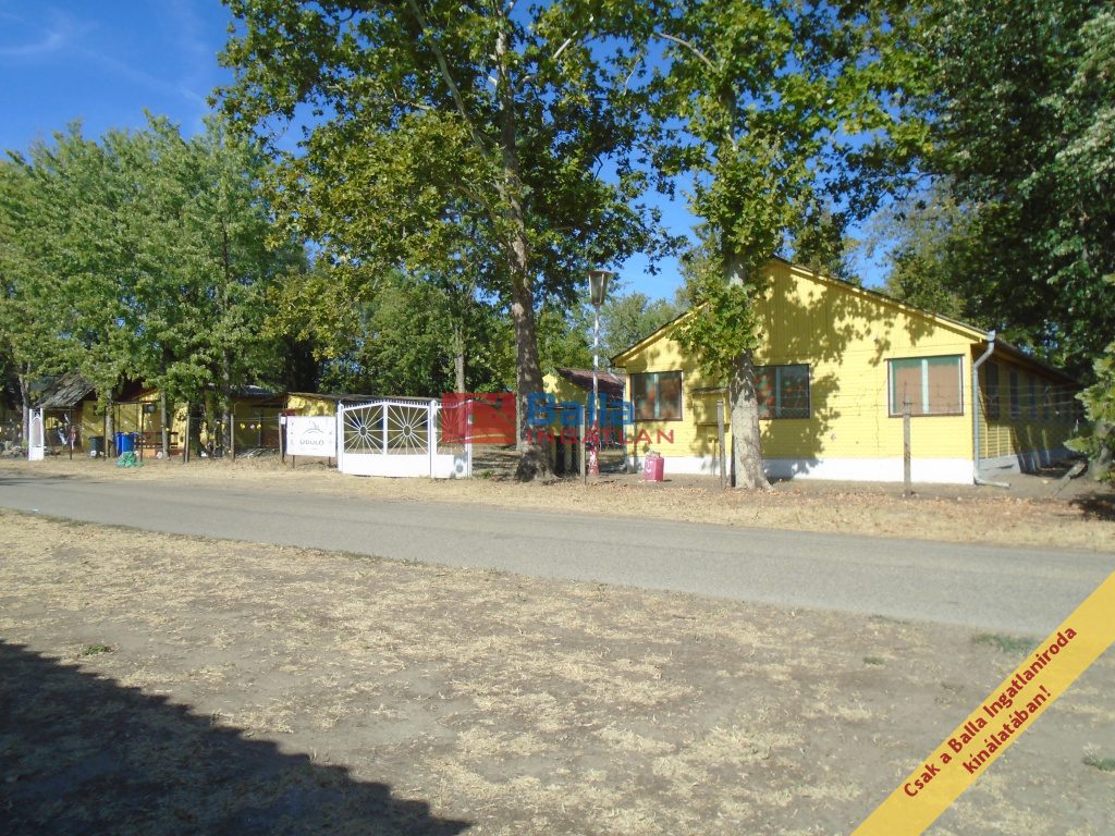 Eladó 385 m²-esüdülő Tiszakécske (Kerekdomb) , Boróka utca: 79'900'000 Ft