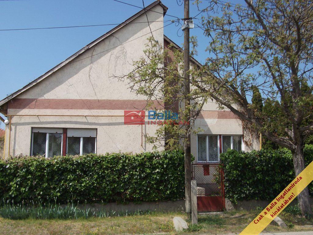 Eladó 145 m²-escsaládi ház Tiszakécske, Táncsics Mihály utca: 41'900'000 Ft