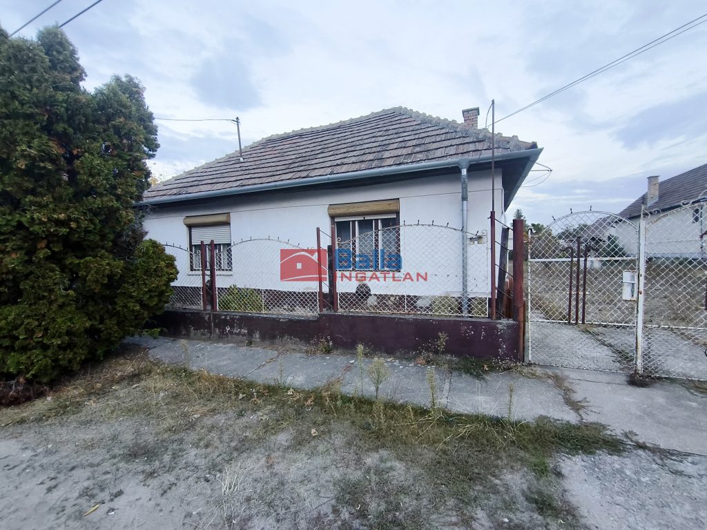 Eladó 100 m²-escsaládi ház Tóalmás, Kossuth Lajos: 42'900'000 Ft