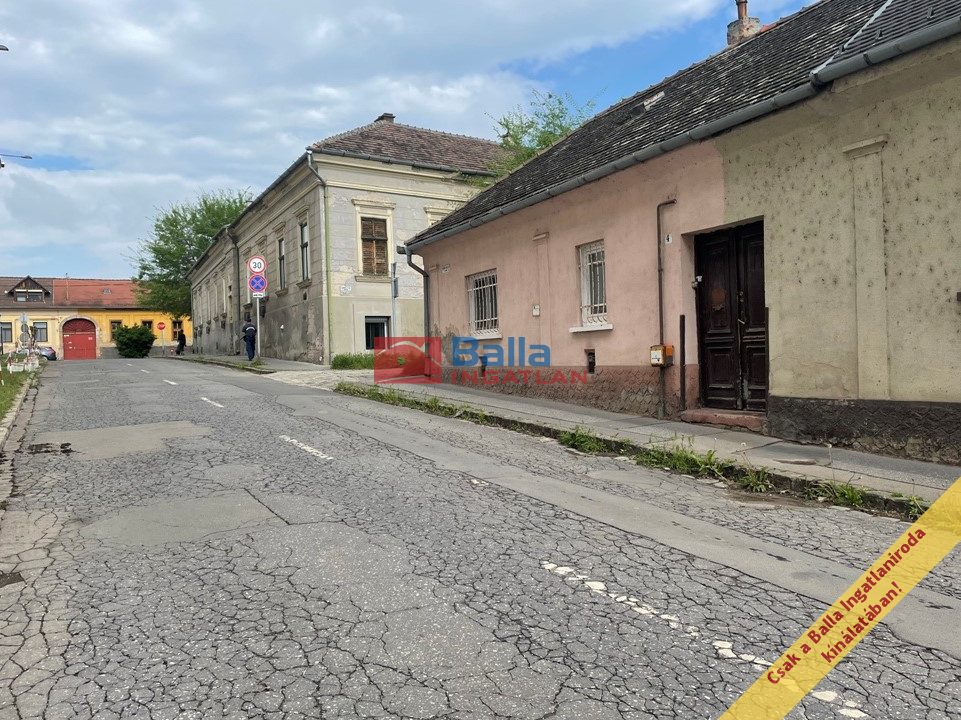 Eladó 71 m²-escsaládi ház Vác, Barabás Miklós utca: 68'900'000 Ft
