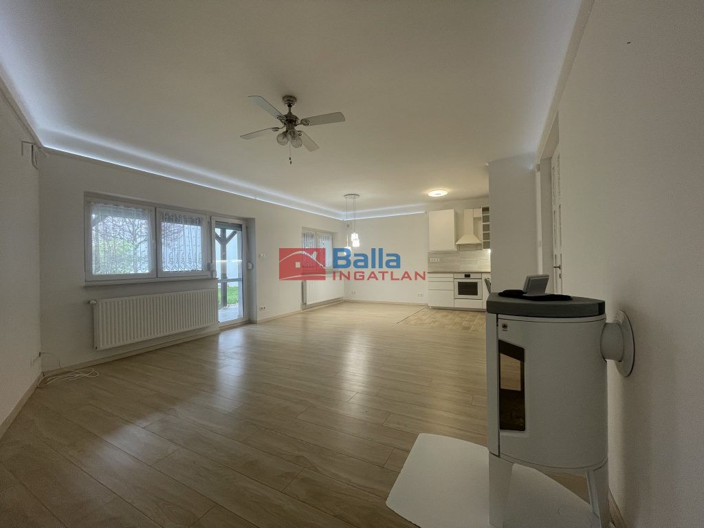 Kiadó 117 m²-essorház Vác, Eötvös utca: 450'000 Ft