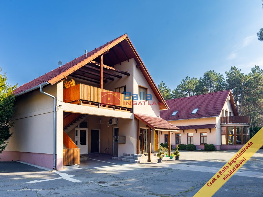 Eladó 1520 m²-esegyéb vendéglátó egység Vác, Vám utca: 450'000'000 Ft