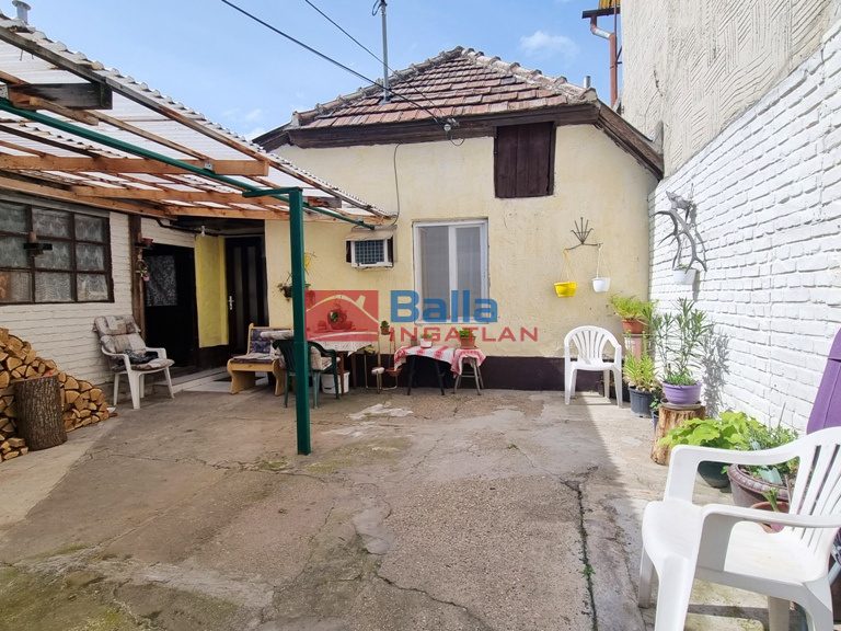 Eladó 68 m²-escsaládi ház Vác, Zátony utca: 49'500'000 Ft