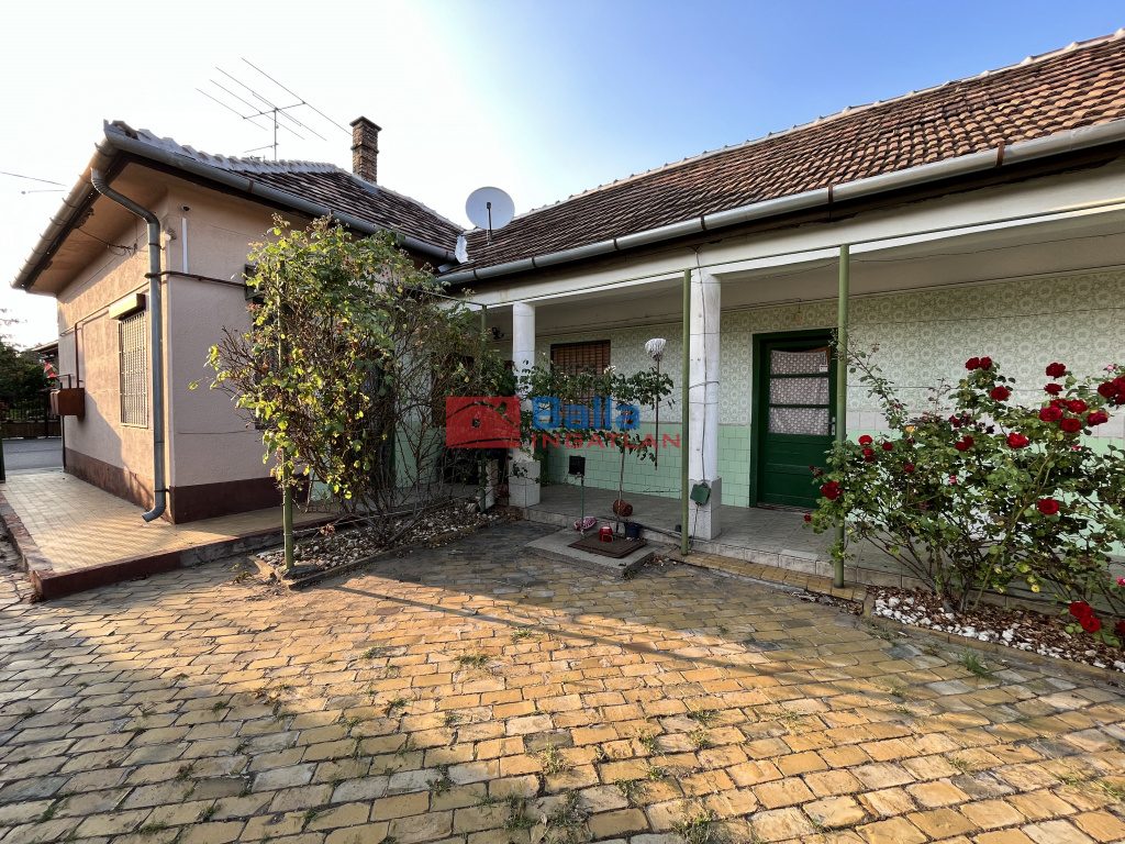 Eladó 95 m²-escsaládi ház Vecsés, Központ közeli: 81'900'000 Ft