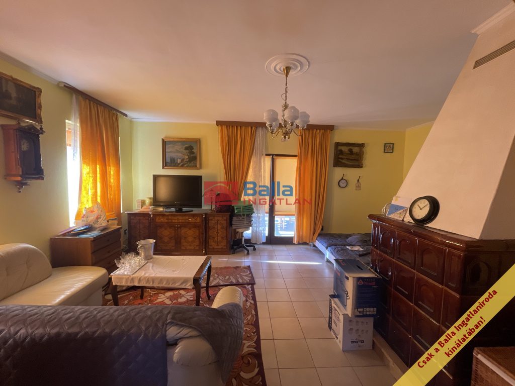 Eladó 146 m²-escsaládi ház Velence, Mandula utca: 95'000'000 Ft