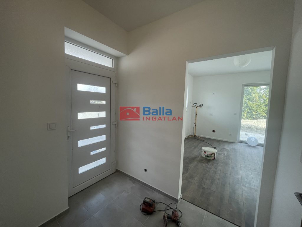 Eladó 83 m²-esikerház Velence, Újtelepi utca: 120'000'000 Ft