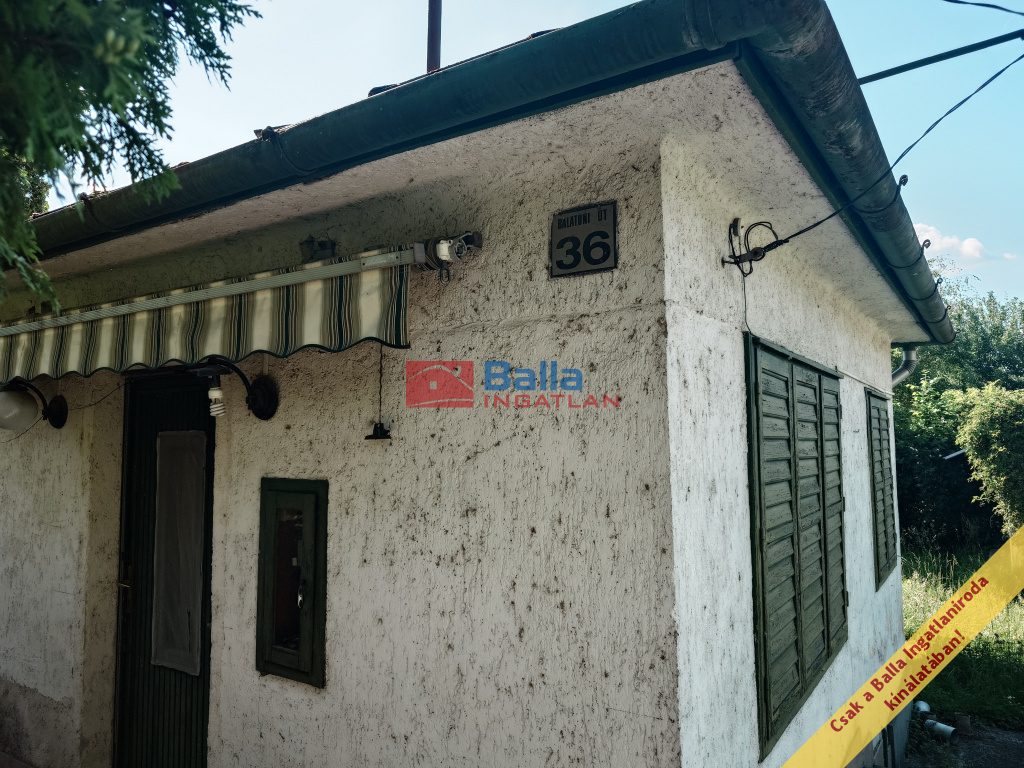 Eladó 38 m²-esüdülő Velence (Velence) , Balatoni út: 24'000'000 Ft