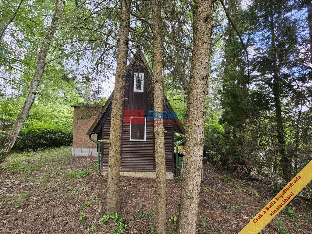 Eladó 10 m²-esüdülő Zebegény, Szegfű utca utca: 34'900'000 Ft
