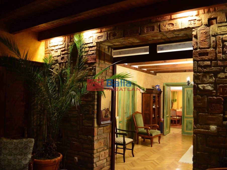 Eladó 285 m²-escsaládi ház Zsámbék, Petőfi Sándor utca: 120'000'000 Ft