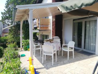 Eladó 110 m²-escsaládi ház Ábrahámhegy, Zsákutca: 79'900'000 Ft