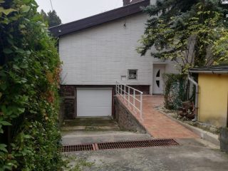 Eladó 110 m²-escsaládi ház Ábrahámhegy, Zsákutca: 79'900'000 Ft