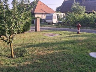 Eladó 720 m²-estelek Ábrahámhegy, Zsákutca: 36'800'000 Ft